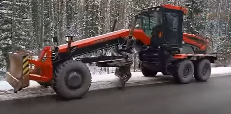 Автогрейдер Кировец К-714